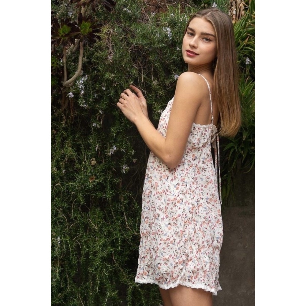 POL Ivory Floral V Neck Mini Slip Dress - Picture 3 of 8